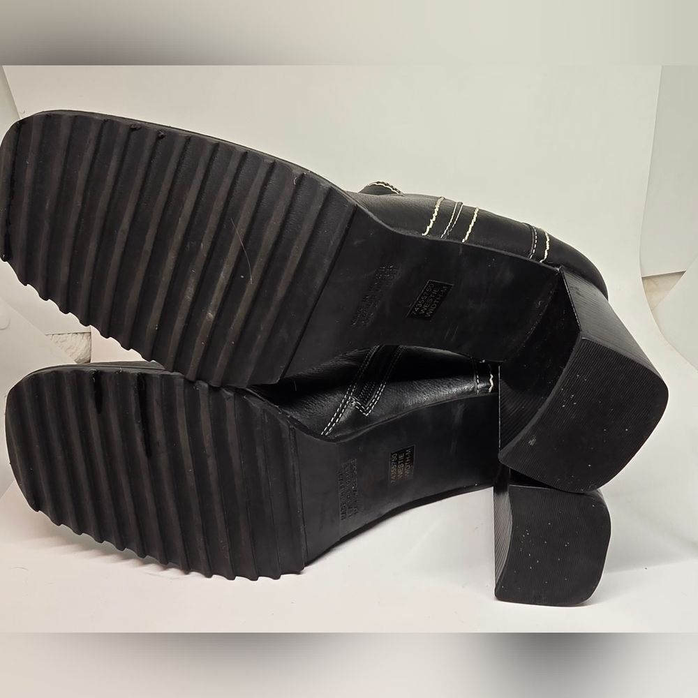 Liz Claiborne Leather Black Ankle Booties with White Stitching 8.5 - Picture 7 of 8